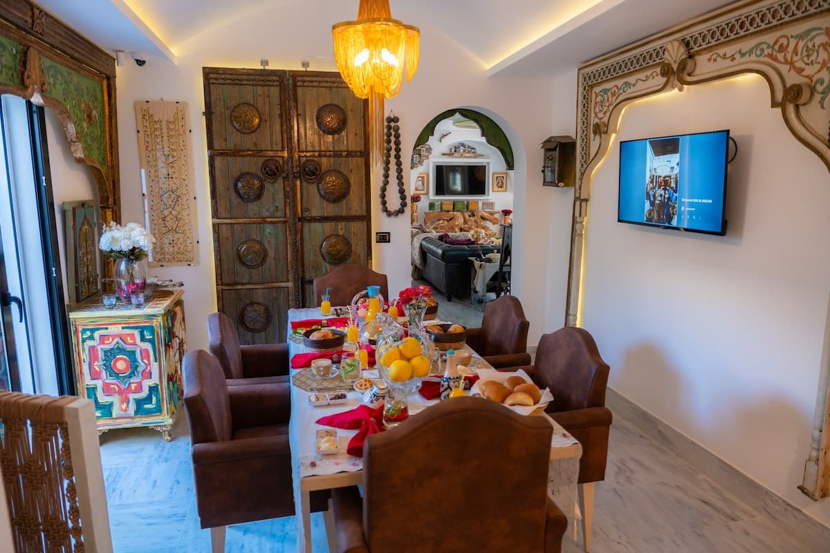 Shared dining area image 1